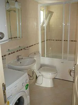 Otel Royal Heights Apartments Boğaziçi